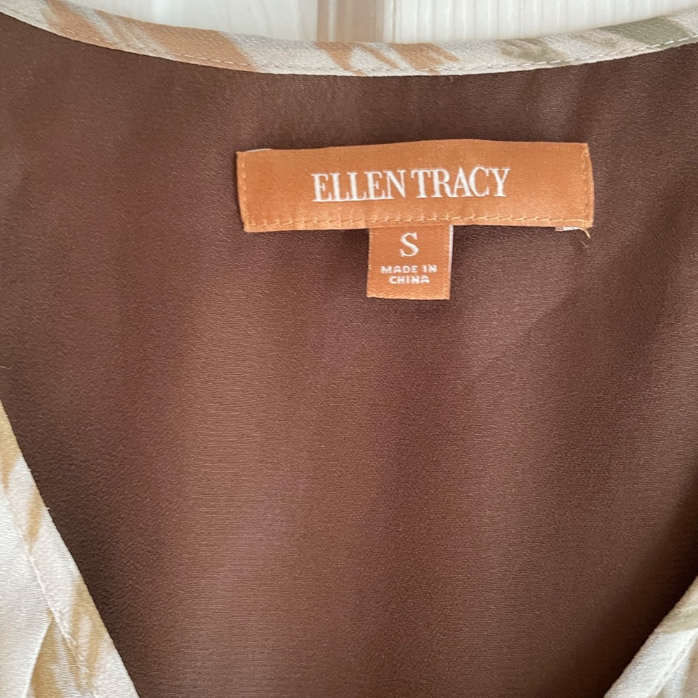 Beautiful blouse - Picture 3 of 3